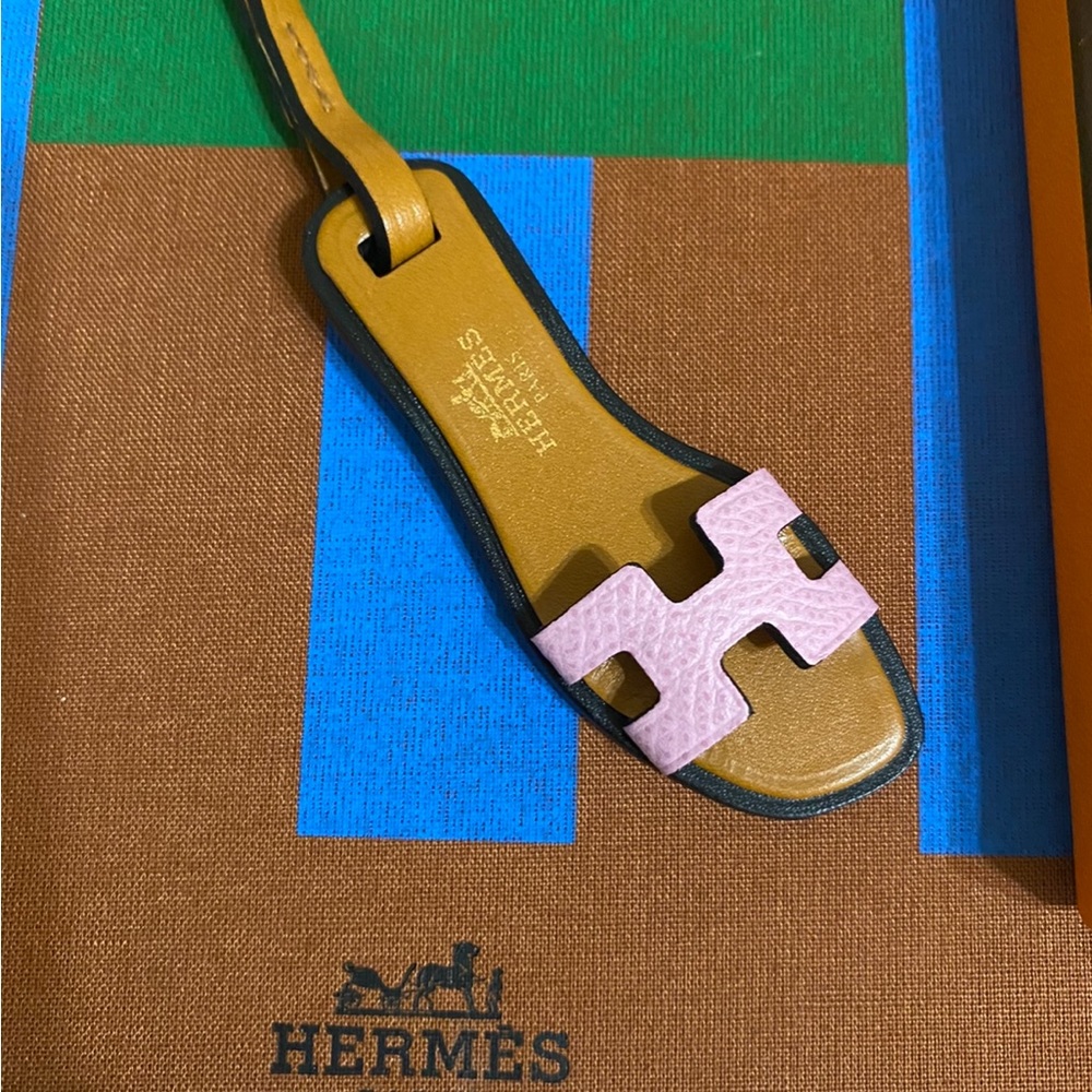 NEW HERMÈS ORAN NANO CHARM PINK - Picture 7 of 16